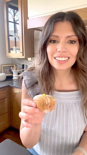 LEMON RASPBERRY MUFFINS // Gluten-free, dairy-free, refined sugar-free ✨Light, fluffy, and perfect for Mother's Day brunch this weekend! This one-bowl recipe is so easy to make. Here's what you'll need: ▢ 1/2 cup coconut oil (lightly melted) ▢ 3/4 cup coconut sugar ▢ 1 teaspoon vanilla extract ▢ 2 large eggs ▢ 3/4 cup plant-based milk (soy is a great option!) ▢ 1 Tablespoon lemon zest ▢ 1/4 cup fresh lemon juice ▢ 1 3/4 cups gluten-free all-purpose flour ▢ 2 teaspoons baking powder ▢ 1/2 teaspoo