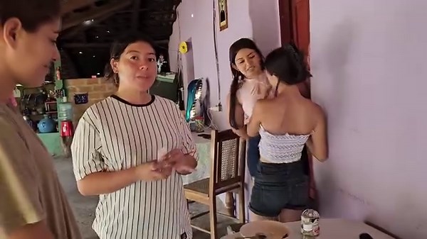 6.8K views · 272 reactions | Delmi se a convertido en una chica bien coqueta.. | Chicas Plus | Facebook