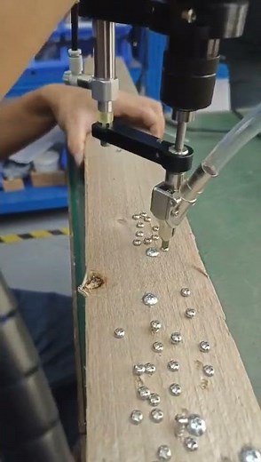 Screw fastening system solutions,screw feeding process,screwing automated technology,screw locking