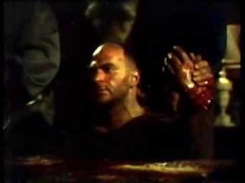 『イルザ シベリア女収容所／悪魔のリンチ集団』チェーンソー腕相撲