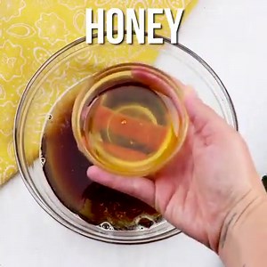 HOMEMADE TURKEY INJECTION- why buy store bought when you can inject your Thanksgiving turkey with your own!? Recipe & Pin: https://www.savoryexperiments.com/homemade-turkey-injection-recipe/ | Savory Experiments