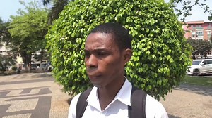 100 reactions | ⚪️ A HORA DOS KAMBAS. O povo fala tem um compromisso consigo todas as sextas-feiras, e hoje não foi diferente. ☺️ Engajados de altruísmo, a nossa equipe foi ás ruas ouvir a opinião pública concernente ao tema da semana. Acompanhe! #ahoradoskambast2 #quadropovofala #programadekambasparakambas | FJU Angola | Facebook