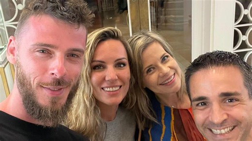 Unemployed David de Gea trolled by former Man Utd team-mate over holiday sunburn