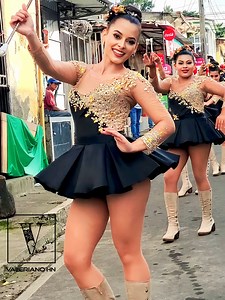 90K views · 16K reactions | Súper talentosa, impecable en cada presentación una de las mejores cachiporristas de El Salvador Estefany Romero Banda Musical Berlín Banda Musical Berlín - BMB - La Clase Musical de El Salvador | Miguel Valeriano HN | Facebook