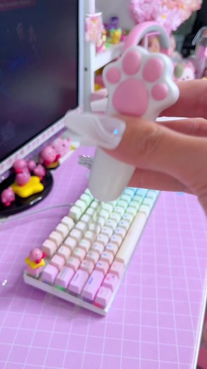 P’tit update de clavier 🌸✨💖 #keyboard #clavier #asmr #pcsetup #razer #kawaiiaesthetic #kawaiiasmr #keyboardasmr #kawaii #cute #pink | Pinku Kiwi