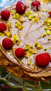 21K views · 632 reactions | Cu DOAR 3 INGREDIENTE, am facut cea mai delicioasa prajitura cu ciocolata. Fara faina si fara zahar. INGREDIENTE: -3 oua -125g crema de branza -100g crema de ciocolata Pofta buna! Va pup ........................ ......................... With ONLY 3 INGREDIENTS, I made the most delicious chocolate cake. No flour and no sugar. INGREDIENTS: -3 eggs - 125g cream cheese - 100g of chocolate cream Good appetite! I kiss you | Yummy.Expert | Facebook