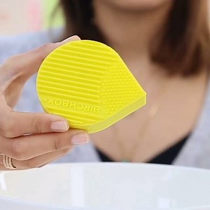 This month, everyone will receive an exclusive Brush Cleaner in their November box! A customer-favourite in Birchbox France, it makes light work of keeping your brushes squeaky clean. Get yours: http://birch.ly/2h9NFMq | BIRCHBOX