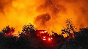 Cave Fire erupts in Santa Barbara County, scorching 4,300 acres