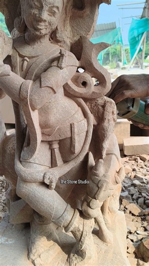Behind Every Divine Form, There Is a Devoted Hand! Meet the Karigars of The Stone Studio — master artisans who don’t just carve stone, but breathe life into Krishna. With years of discipline, devotion, and inherited wisdom, they dedicate their hands and hearts to creating masterpieces that reflect Leela, grace, and divine beauty. From the gentle smile of Shri Krishna to the intricate folds of His attire, every detail is shaped through patience, prayer, and passion. These aren’t statues — they ar