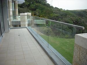 [Hot Item] Embedded Frameless Tempered Glass Railing with U Base Channel for Balcony