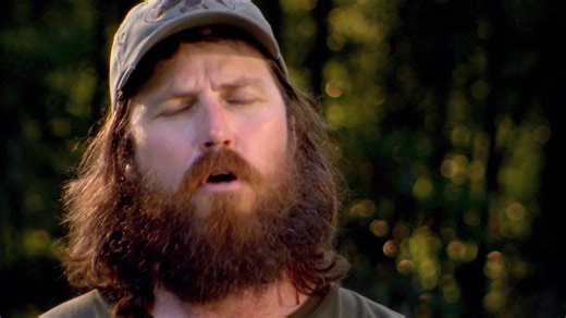 25K views · 1.4K reactions | Willie and the gang go frog hunting at night with gators lurking. | Duck Dynasty | Facebook