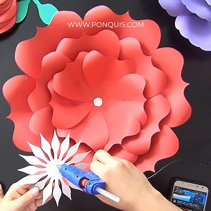 Arte con flores de papel cartulina en color rojo | Arte con Flores de Papel