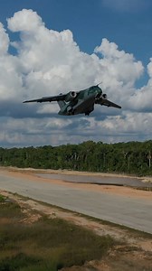 📷: #Repost: @fab_oficial #VocêSabia? A aeronave KC-390 Millennium é a maior aeronave militar desenvolvida e fabricada no Hemisfério Sul. Cumpre missões estratégicas e garante importante mobilidade às ações da Força Aérea Brasileira (FAB). #ANossaForçaOndeOBrasilPrecisar #FAB #AsasQueProtegemOPaís #KC390 #Military #Aviation #concursosmilitares #militarestemporarios | Concursos Militares