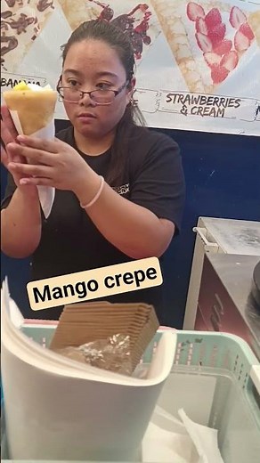 how to make a yummy mango crepe👌
