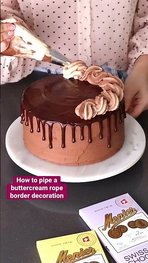 How to pipe a buttercream rope border 🤎 #cakedecorating #baking #cakedesign #buttercream