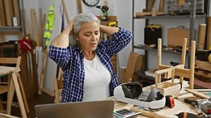 Mature Woman Uses Virtual Reality Headset Stock Footage Video (100% Royalty-free) 3482048015 | Shutterstock