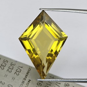16,57 carats, quartz naturel, miel, taille cerf-volant, pierre précieuse à facettes | Quartz jaune doré | Pierre non sertie 18 x 25,25 mm pour la fabrication de bijoux. - Etsy France