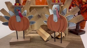 Zcaukya 2 Pack Thanksgiving Turkey Decorations Indoor, Wooden Turkey Figurine Fall Decor for Home Decorative Turkeys for Tabletop Centerpiece Bathroom Kitchen Office Thanksgiving Gifts