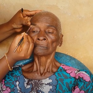 Transforming the oldest woman of the community | Rush Brush