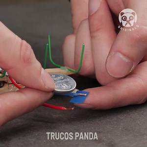 9.4K views · 106 reactions | Robot de juguete hecho con pinzas 烙 | Estudio Panda | Facebook