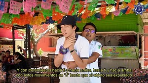 Esta es la maniobra de Heimlich y se usa cuando una persona presenta obstrucción de la vía respiratoria por atragantamiento. #ElEjemploArrastra #accióneducadora | Municipio de Oaxaca