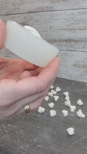 3.5K views · 84 reactions | Pop pop popcorn #fakebake #popcorn #clay #hobby #crafting | UpnGrowing | Facebook