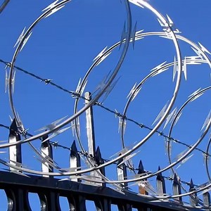 [Hot Item] Hot Dipped Galvanized Egoza Razor Wire Barbed Mesh Concertina Razor Barbed Wire