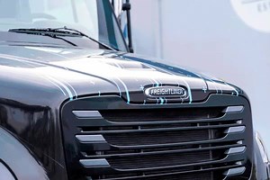 1K views · 51 reactions | With smart safety technology, exceptional driver comfort and fully integrated charging, the #eM2 keeps the planet and your business green. #ThePowerBehindTheSwitch | Freightliner Trucks | Facebook