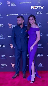 Anushka Sharma and Virat Kohli ruled the red carpet at the Indian Sports Honours in Mumbai on Thursday night. The couple happily posed for the shutterbugs. | NDTV