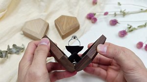 Wood Engagement Ring Box For Proposal Rotating Ring Box Case Wedding Day Jewelry Gift Box Packaging(White Oak, Diamond Shape)