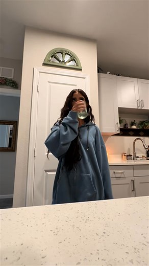 Kinley 🐉 on Instagram: "Getting ready… but who am I trying to impress? #kinllleyextra #viralreel #grwm #morningroutine #fitcheck #usa #model #explore #explorepage #trending #viraltrendyreels #reels #viralgirl"