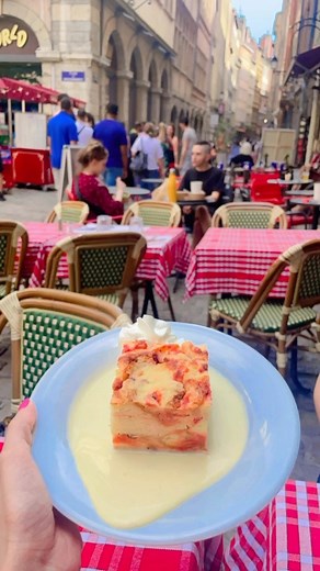 Shamlee on Instagram: "But first, CARBS ❤️"