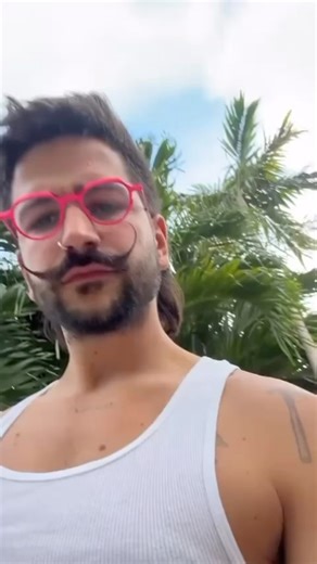 #Camilo y #Evaluna nos comparten cómo disfrutan su época favorita del año. 殺 ( @camilo)⁠ ⁠ #Famosos | Acceso Total | Facebook