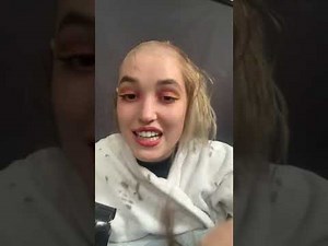 Woman shaves her head (Gold Buzzcut #13)