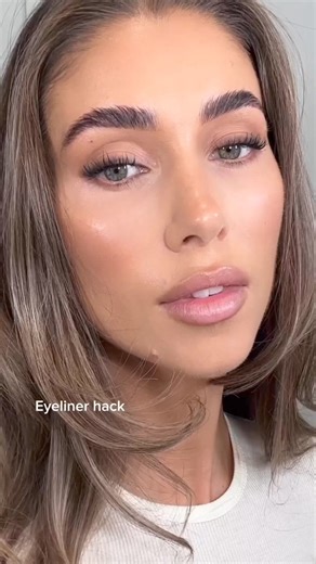 A foolproof smokey eyeliner hack🖤 "Dip a flat eyeshadow brush in translucent setting powder to smudge it out. Not only does it stay all day and night, but it also gets that perfect smokey look. I go in with a smaller eyeliner brush afterwords to apply more eyeliner tighter to the lash line." - @emilietommerberg⁠ Tap the link https://www.newbeauty.com/awards/category/makeup/eyes-makeup/ to shop the 2024 NewBeauty award-winners for BEST #eyemakeup! ⁠ ⁠ Products used:⁠ Le Stylo Waterproof Eyeliner