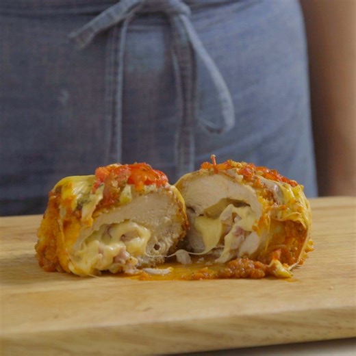 2.3K views · 107 reactions | Frango à Parmegiana I Essa receita de...