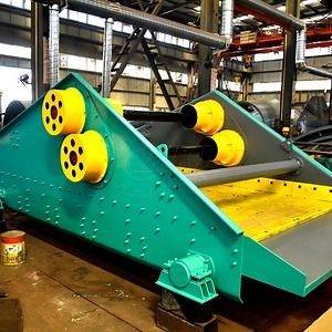 [Hot Item] Energy-Saving Dewatering Vibrating Screen for Tailings