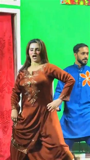 Super star_Gori Khan_Best Mujra Dance Parfomce💃💃-Trending Mujra Stage #4M#views #foryou #mujra#dance