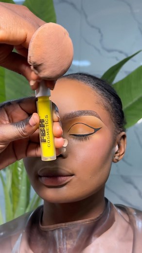 For those that wanna recreate, here is a tutorial of how we achieved this look, using @fbhcosmetics Lens @kaimacostmetics Eyelash @chee_lashes Mascara @fbhcosmetics Lipstick and lipgloss @callieemakeup | Makeupbyigho