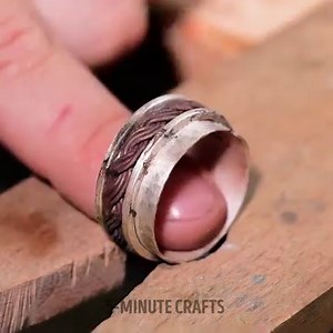 Elevate your toe ring collection with a mesmerizing rotating center design | 5-Minute Crafts