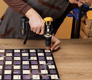 31K views · 88 reactions | Impresionante proceso de fabricación de un tablero de ajedrez con epoxi, metales y madera | Ideas en 5 minutos Chicos | Facebook