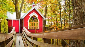 These 6 Luxury Tree Houses Will Give Your Childhood an Adult Upgrade