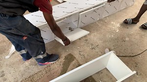 112 reactions · 18 comments | Mais um pedido mais uma entrega mais um cliente que aproveitou a nossa fase de promoção  Aproveitem estamos na última semana Rack suspensa 5 portas aberturas a touch Material mdf em auto brilho 924 235 399 liguem mesmo temos disponível Att: esta é a última semana de promoção | Mobílias e decoração | Facebook