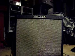 Fender Hot Rod Deville 4x10 Demo