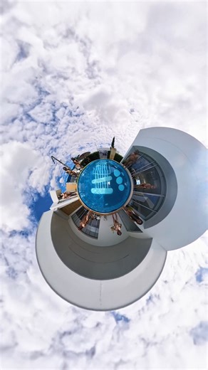 AQUA: POOL NUDE EXPERIENCE