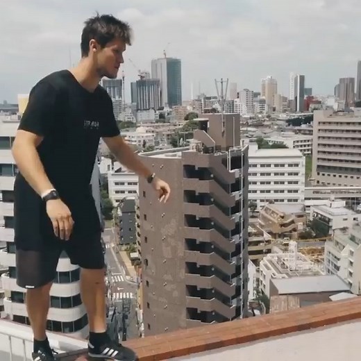 🇯🇵 More #RoofCultureAsia action and stories that didn’t make it into the film. @callumstorror with some dirty strides up high with an awkward run up. | Storror