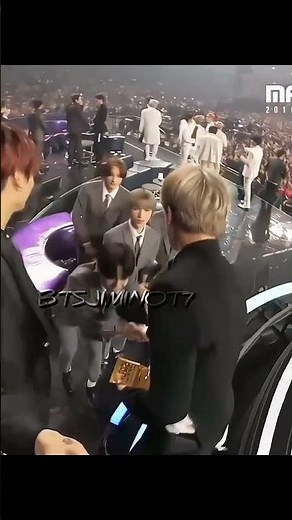 txt and BTS meet stage 😘💜😀#bts #txt #btsarmy #brsshorts #viral