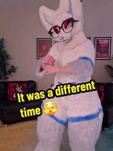 2022 was a different time 😮‍💨 . . #furry #fursuit #furryfandom #MarieAnarchy #meme