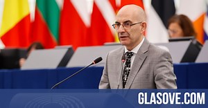 Петър Волгин в ЕП: Болните от антируска истерия са убедени, че Путин е застанал на терасата в Кремъл и изпраща дронове в Западна Европа | Glasove.com