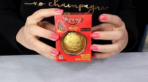 34K views · 911 reactions | DARK CHOCOLATE ORANGE, CHOCOLATE PIE, JELLY BALLS, CANDIED ORANGE, KITKAT 먹방 | Kim&Liz ASMR | Facebook